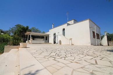 VILLA SINGOLA A OSTUNI