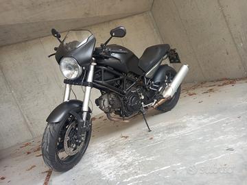 Ducati Monster 695