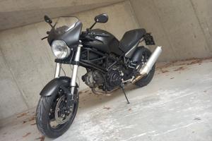 Ducati Monster 695