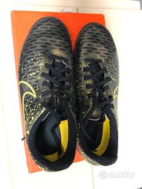 122 - Scarpe da calcio NIKE n.38 1/2