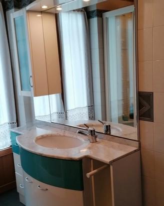 Mobile bagno in legno laccato bicolore 