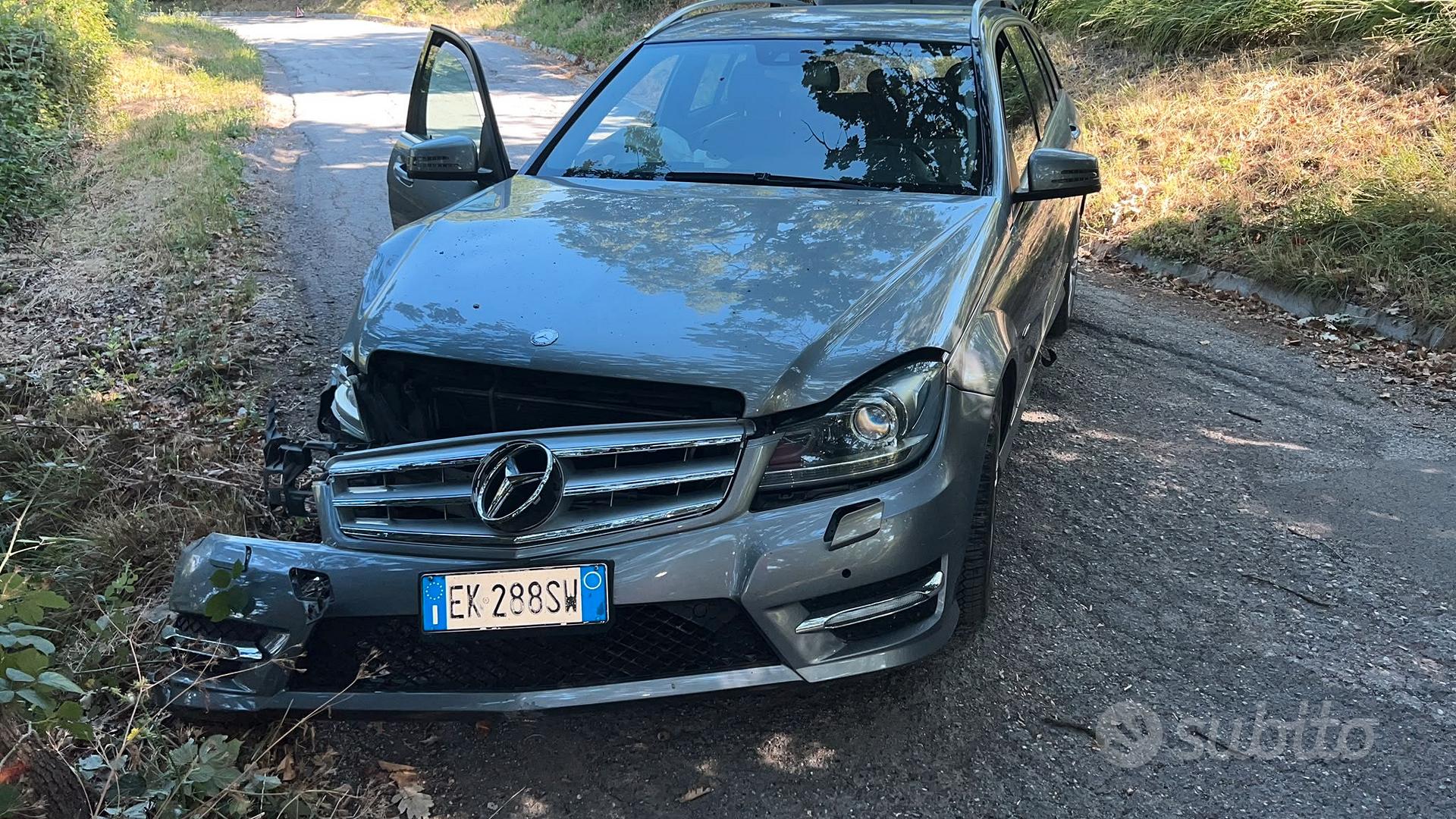 Mercedes-Benz C-Class 2011 photo 2