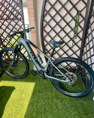 BICI ELETTRICA CUBE