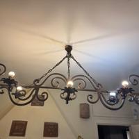 Lampadario artigianale in ferro battuto