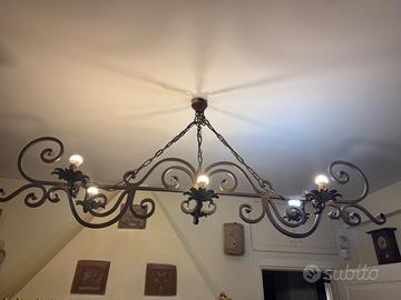 Lampadario artigianale in ferro battuto