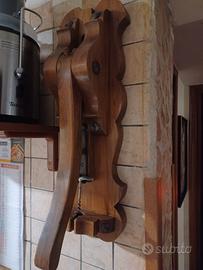 cavatappi da muro antico