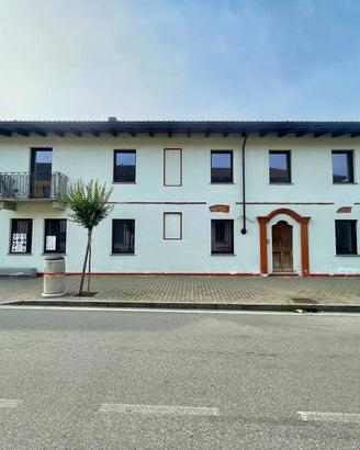 Villa di 293 m² con più di 5 locali a Casalvolone