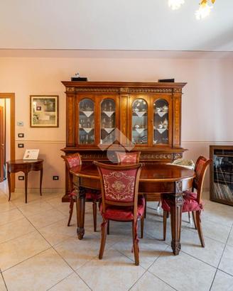 4 LOCALI A REGGIO NELL'EMILIA