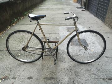 Bici contropedale anni 30 con sella Brooks.