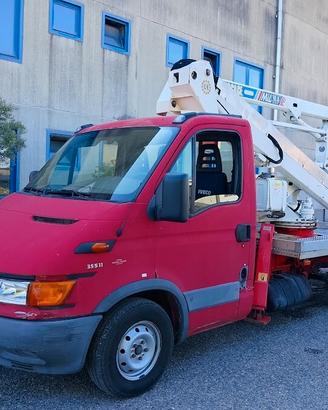 Iveco DAILY 35S11 - CON PIATTAFORMA SOCAGE MIL 18.