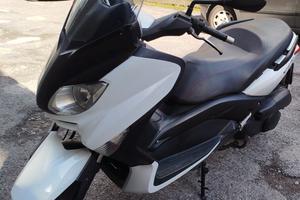 YAMAHA X MAX 250 abs
