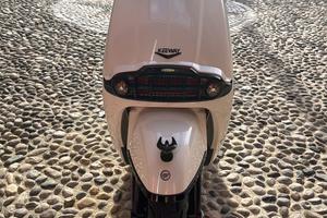 Scooter Keeway Sixties 300 i