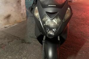 Honda Silver Wing 400 - 2008
