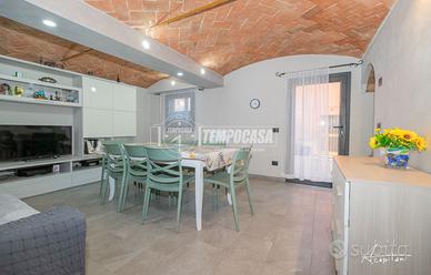 Porzione di casa su più livelli