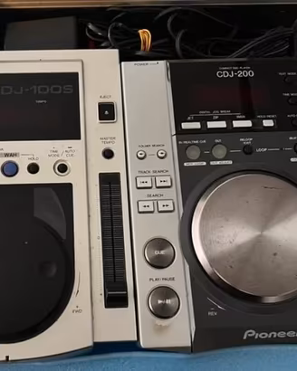 Coppia lettori CD DJ Pioneer CDJ-200 + CDJ-100S