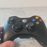 Joypad Xbox 360 nero con batteria bianca