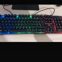Tastiera gaming colorata