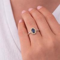 Anello elegante in oro bianco zaffiro,diamanti IGI