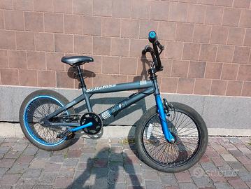 BMX Saltafoss freestyle 20" da skatepark