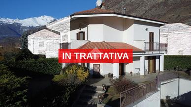 VILLA A SCHIERA A SUSA