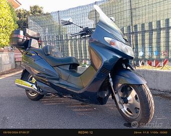 Suzuki Burgman 400 cc.