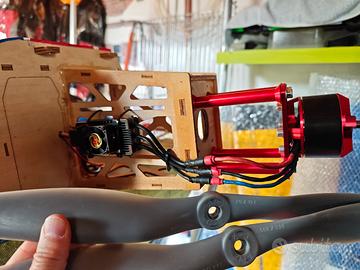 Combo motore- esc per aeromodello 140e