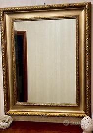 specchio con cornice oro 