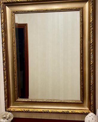 specchio con cornice oro 