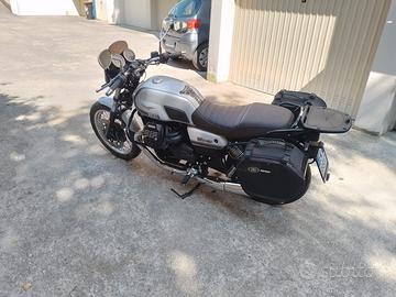 Moto Guzzi V7 special