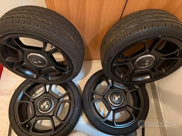 Cerchi Abarth 17" gommati Pirelli Pzero Nero