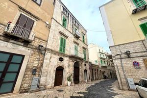 4 LOCALI A MOLFETTA