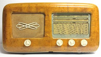 ALLOCCHIO BACCHINI radio a valvole 225 Milano 1952