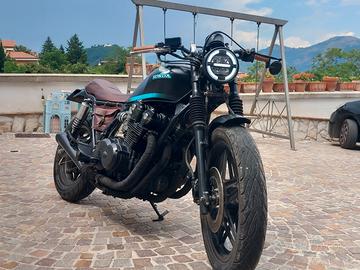 Honda CB 750 custom.