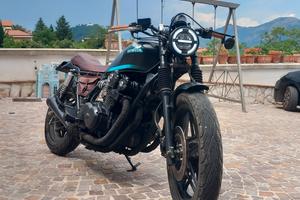 Honda CB 750 custom.