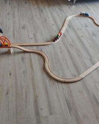Pista treni in legno 102 pezzi