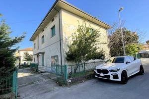 Rustico / Casale di 379 m² con più di 5 locali e b