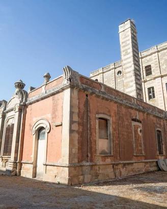 Palazzo / Stabile di 508 m² a Martano