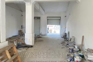 Negozio Loreto Aprutino [A4329289]