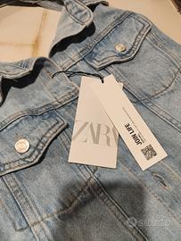 Abito di jeans con scollatura posteriore 