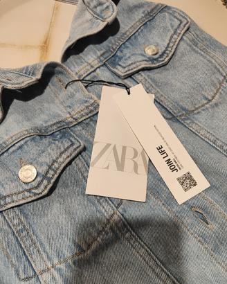 Abito di jeans con scollatura posteriore 