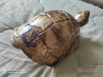 Scultura tartaruga in legno
