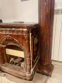 Caminetto in maiolica da restaurare, con colonna