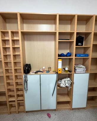 Scaffalatura modulare in legno