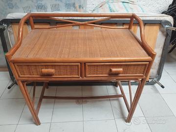 scrivania vimini più comodino cassetti 