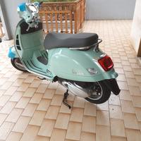 Piaggio Vespa 310 GTS hpe Verde amabile