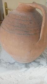 Anfora antica in terracotta