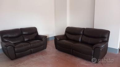 Coppia divani da 3 e 2 posti con sedute relax