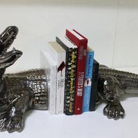 Grande portalibri di design. Ceramica, oro, marmo