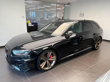 AUDI RS4