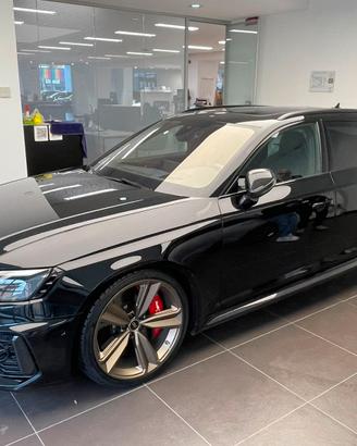 AUDI RS4
